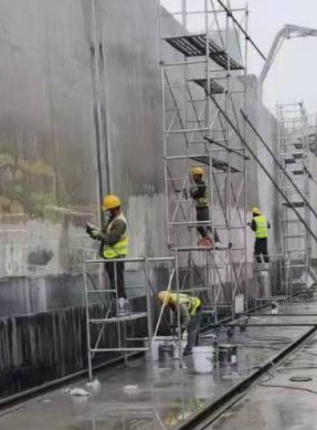 泰安球场翻新地面是一个涉及